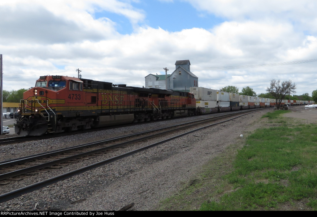 BNSF 4733 East